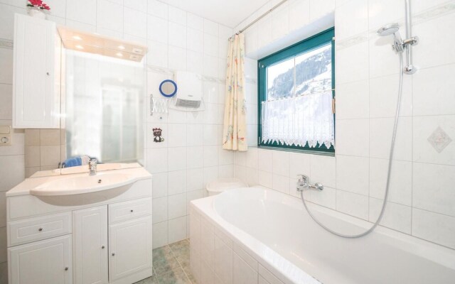 Awesome Apartment in Rauris With 2 Bedrooms and Wifi