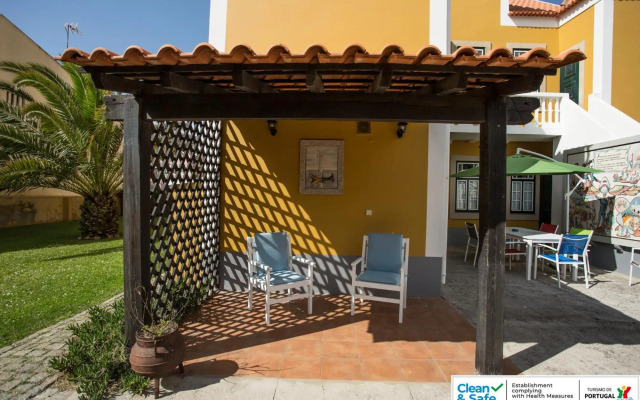 Torreira . Yellow Beach Pavilion