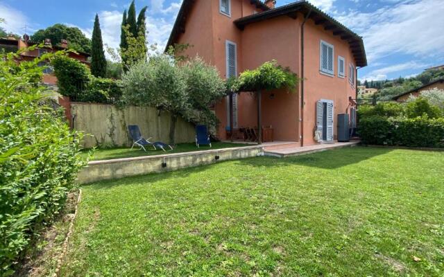 La casetta nel giardino