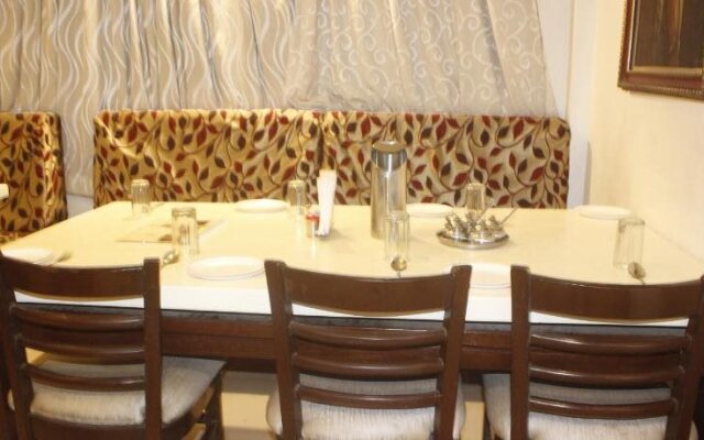 Hotel Chandra's