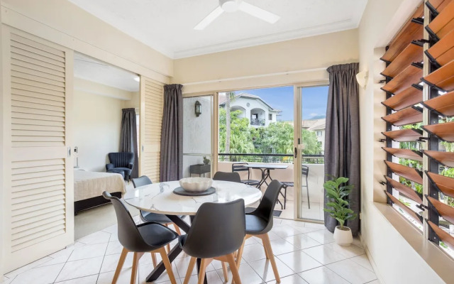 'The Lakes' Flexible One Bedroom