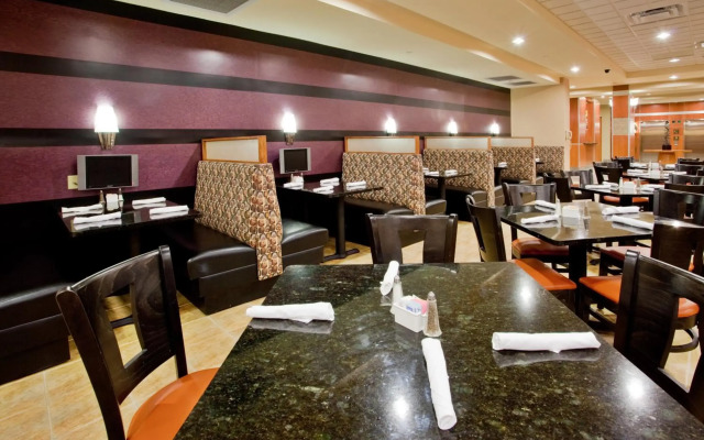 Holiday Inn Hotel & Suites Williamsburg-Historic Gateway by IHG