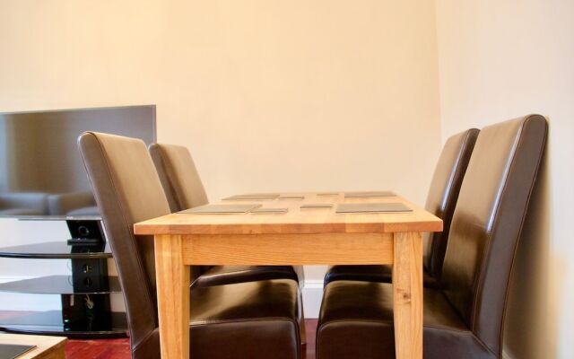2 Bedroom Flat Off Leith Walk