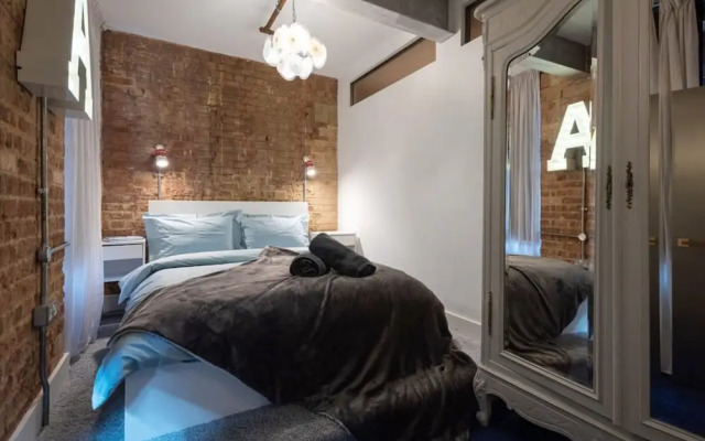 Luxurious Loft Central Soho - 3 Bedrooms Office