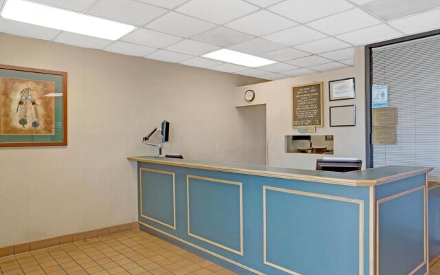 Siegel Suites 7th Street Apartments