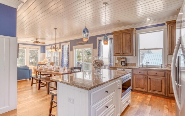 Baywood Shores Bed & Breakfast
