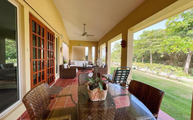 Villa Iris 2 story ocean view villa w/ pool access