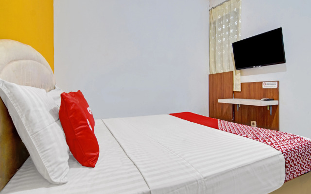 RedDoorz near Mall Of Indonesia