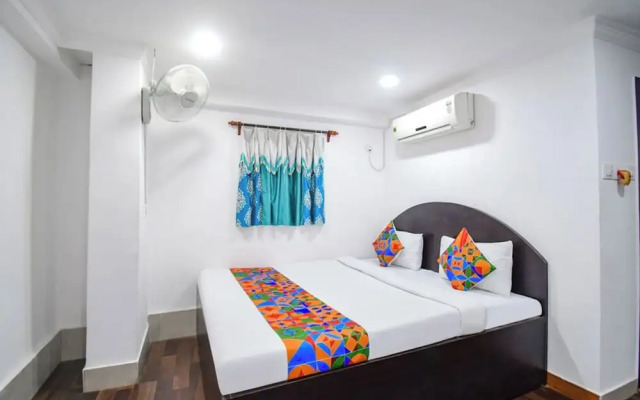 Goroomgo Royal Oak Guest House Nabapally Sector 4 Kolkata
