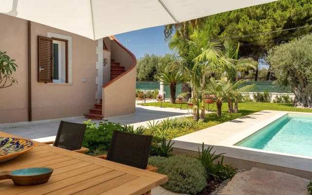 Villa Bali With Pool by Wonderful Italy