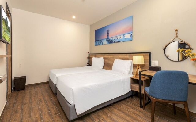 Titan Hotel (Formerly known as Golden Lotus Central)