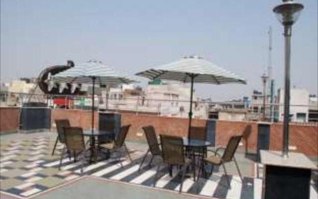 Hotel Revels Plum