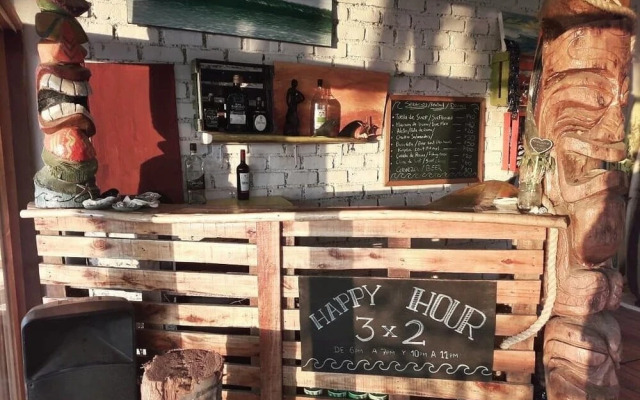 Tiki Surf House - Hostel