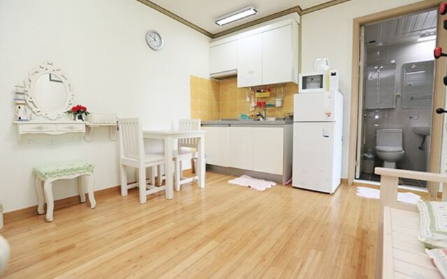 Ganghwa Rulru Ralra Pension