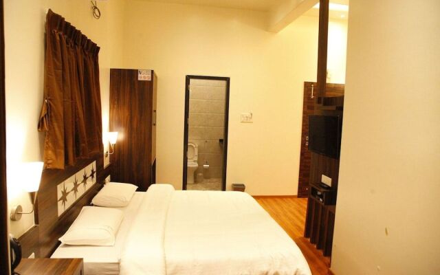 Treebo Trend Popular Hotel
