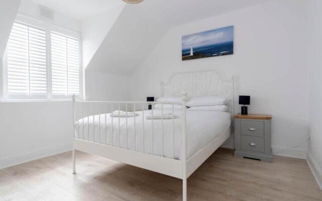 Modern newly refurbished house 10 minute walk from Lahinch