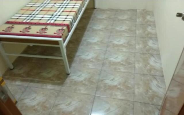 Eiffel Residence Petojo - Female Only