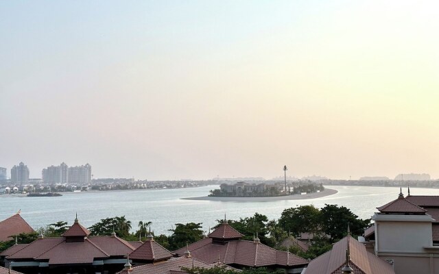 Lux BnB I Palm Jumeirah Resort I Palm Views