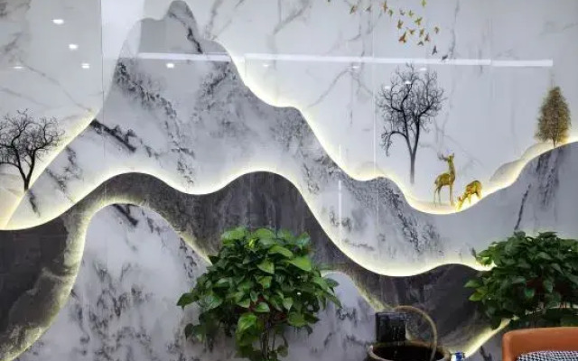 Ease Hotel (Linxia Central Square)