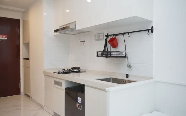 Lavish And Comfortable Studio At Sky House Bsd Apartment