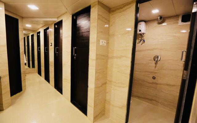 Qubestay Airport Capsule Hotel & Hostel
