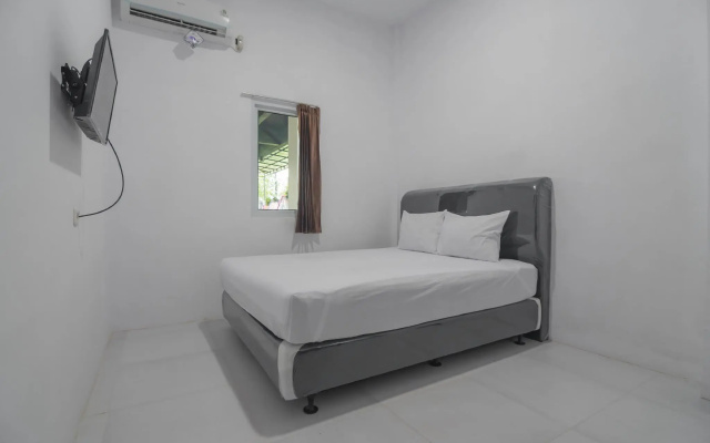 OYO 3729 Cattail Guest House – Guest Rooms – Pontianak