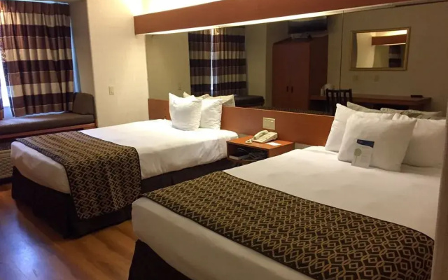 GuestHouse Inn & Suites Sutherlin