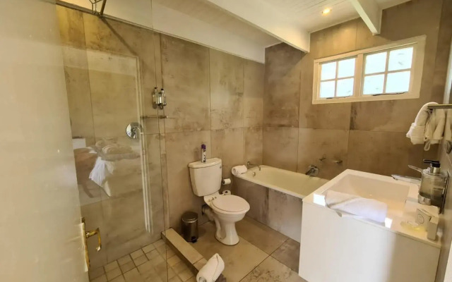 Mount Shekinah Country Hotel