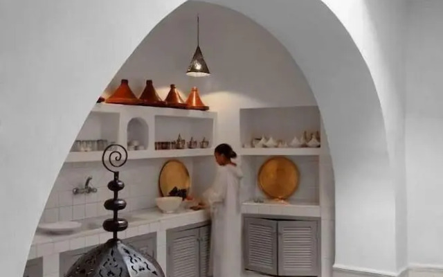 Art riad au bord de la mer