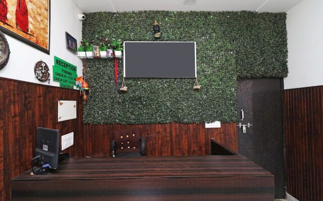 OYO Flagship 24679 Hotel Green House