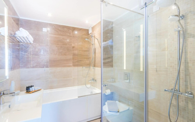 King Maron Wellness Beach Hotel