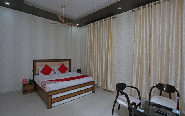 Hotel Sudhir by OYO Rooms