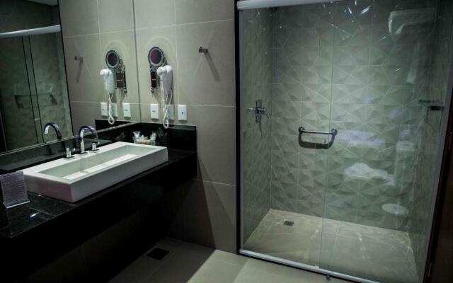 AlphaPark Hotel