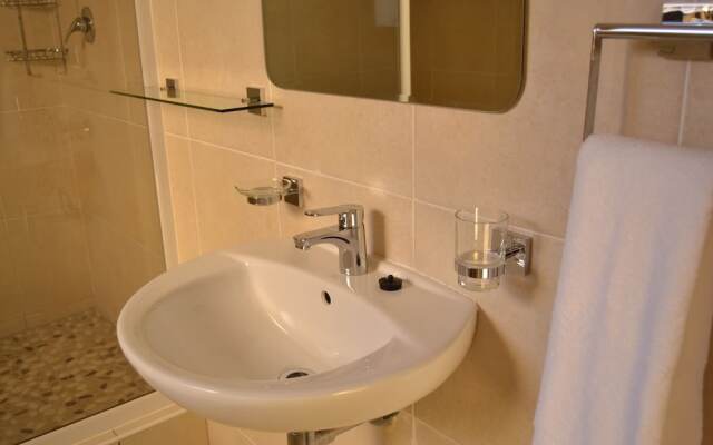 Caulfield self Catering