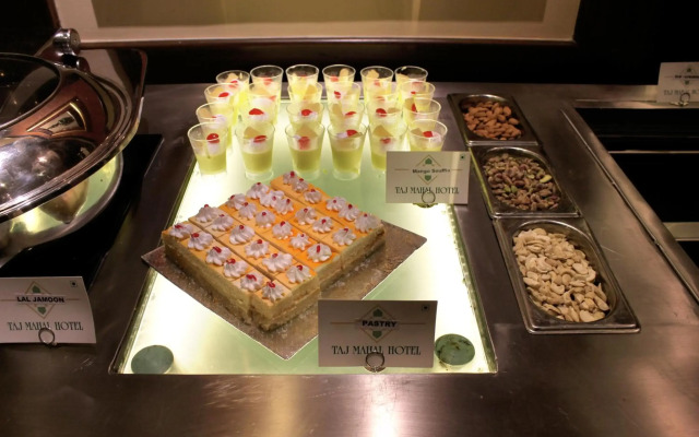 Taj Mahal Hotel Abids