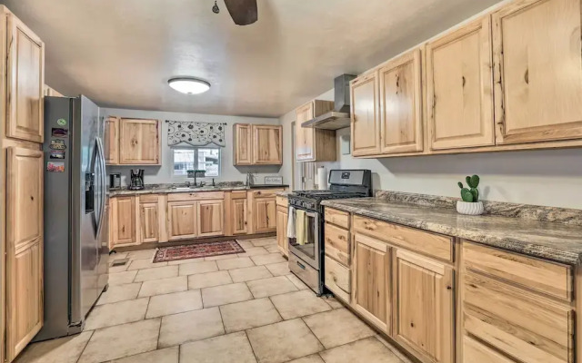 Charming Tucson Home w/ Covered Patio & Grill!