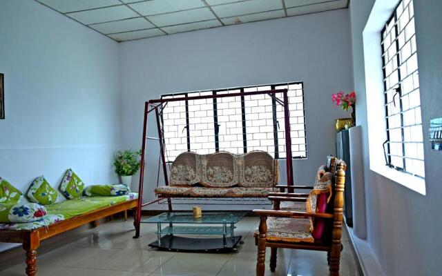 Giridarshini Homestay - Pool, Falls, Home Food & Estate