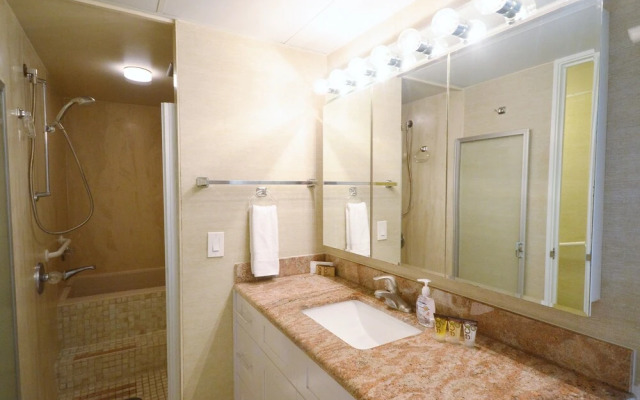 Waikiki Park Heights #1801 by RedAwning