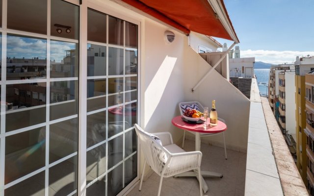 OPEN TERRACE FREE BIKES by Living Las Canteras