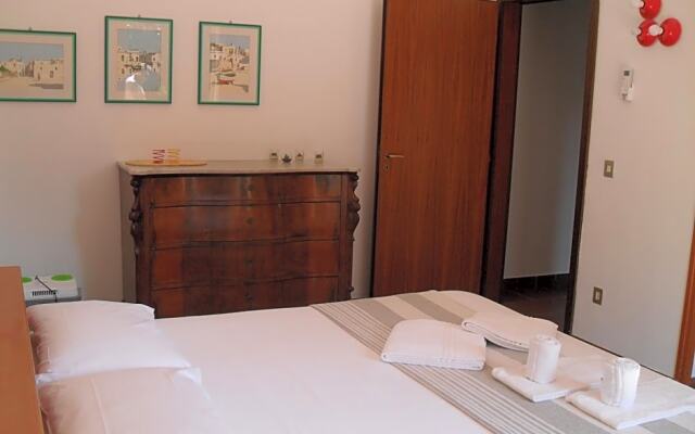 i gù books & rooms