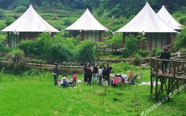 Huaba Rose Valley Tent Hotel