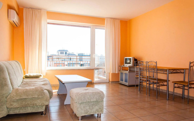 La Playa Apartments