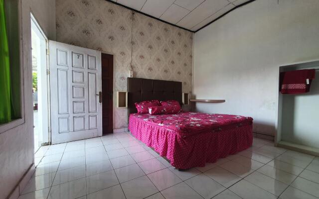 OYO 91077 Losmen Bunda Arema