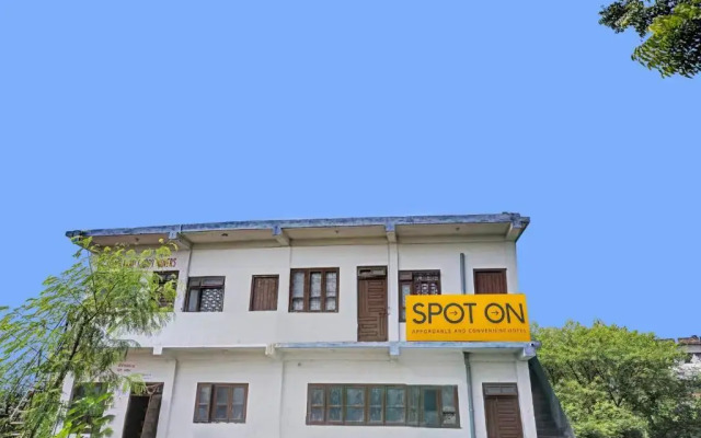 SPOT ON 70159 Friends Service Appartment