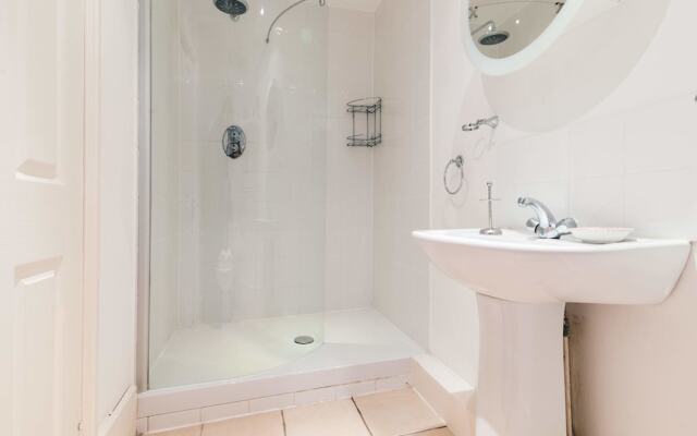 The Chelsea Embankment Apartment - EC