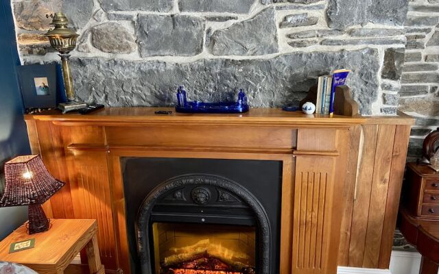 Poet's Cottage Stanley