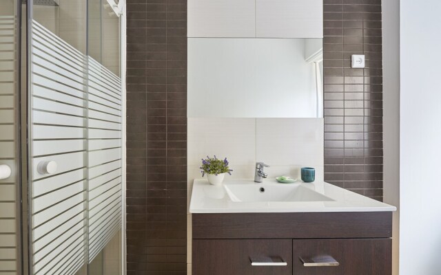 Belém Light Filled Apartment, By TimeCooler