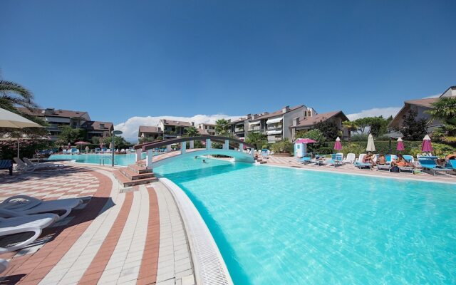 I Ciliegi con piscina by Wonderful Italy