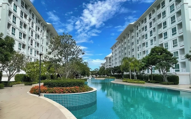 1 Bedroom Beachside Condo in Cha-am