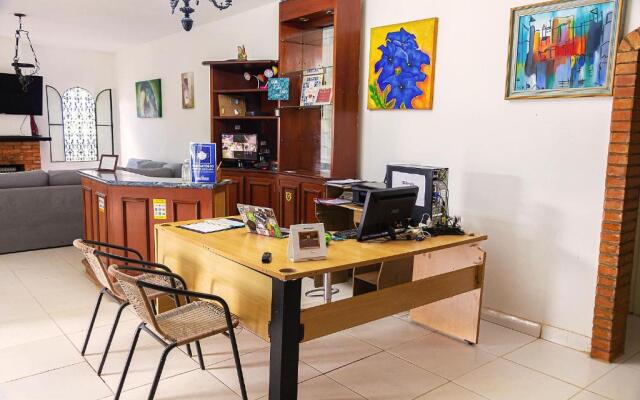 Lar Doce Lar Hostel & Pousada